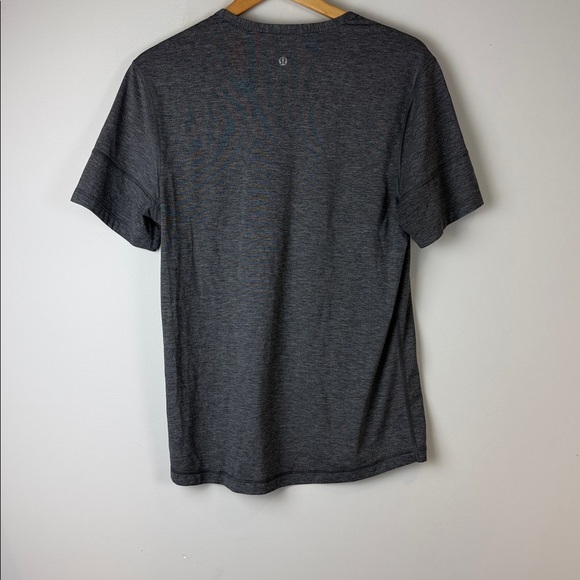 Lululemon Classic Charcoal Men's Tee Size Small - Picture 2 of 7